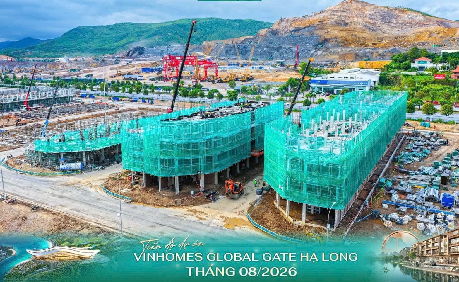 Ba khối công trình đang lên tầng, có cần cẩu và giàn giáo, tháng 08/2026